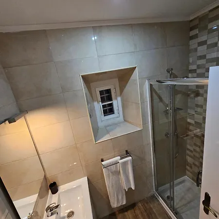 Queiros, 6 Apartment